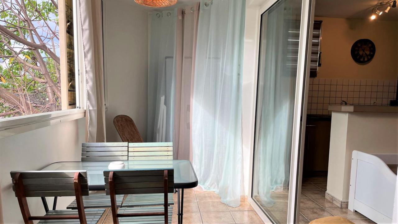 Grand Studio Lumineux - Saint Gilles Les Bains Lägenhet Exteriör bild