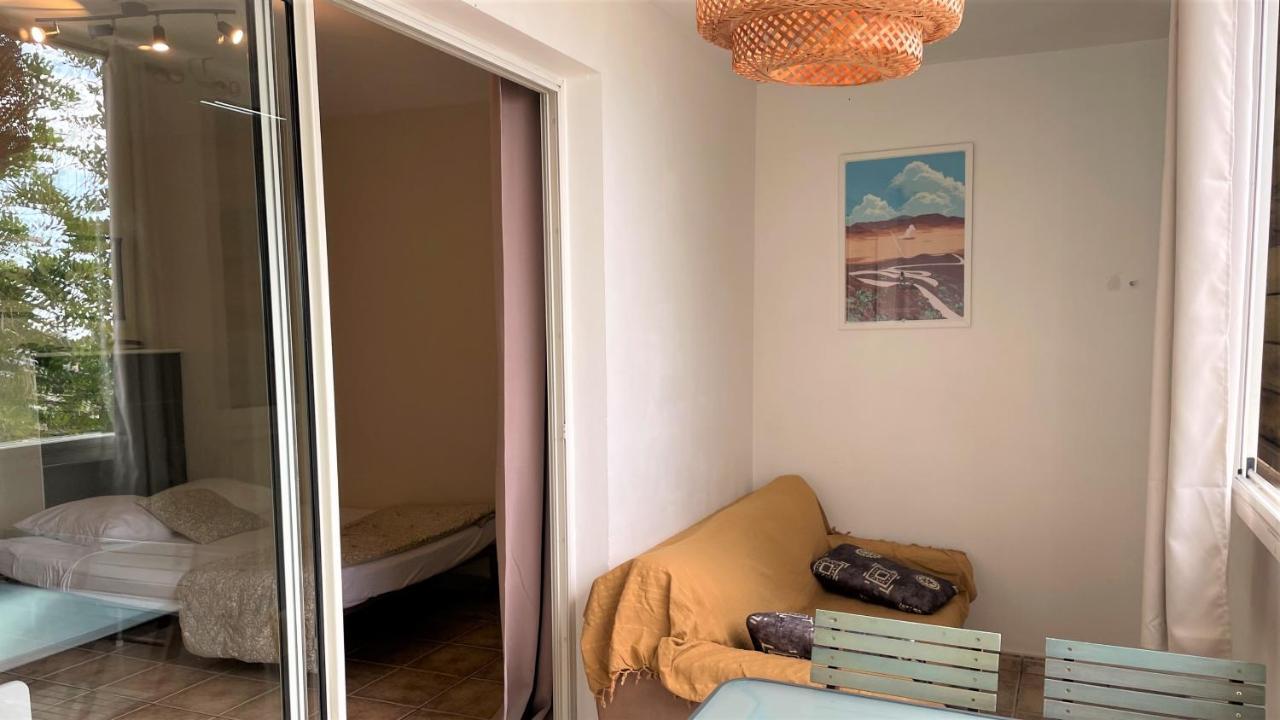 Grand Studio Lumineux - Saint Gilles Les Bains Lägenhet Exteriör bild