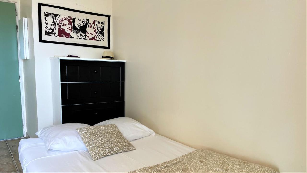 Grand Studio Lumineux - Saint Gilles Les Bains Lägenhet Exteriör bild